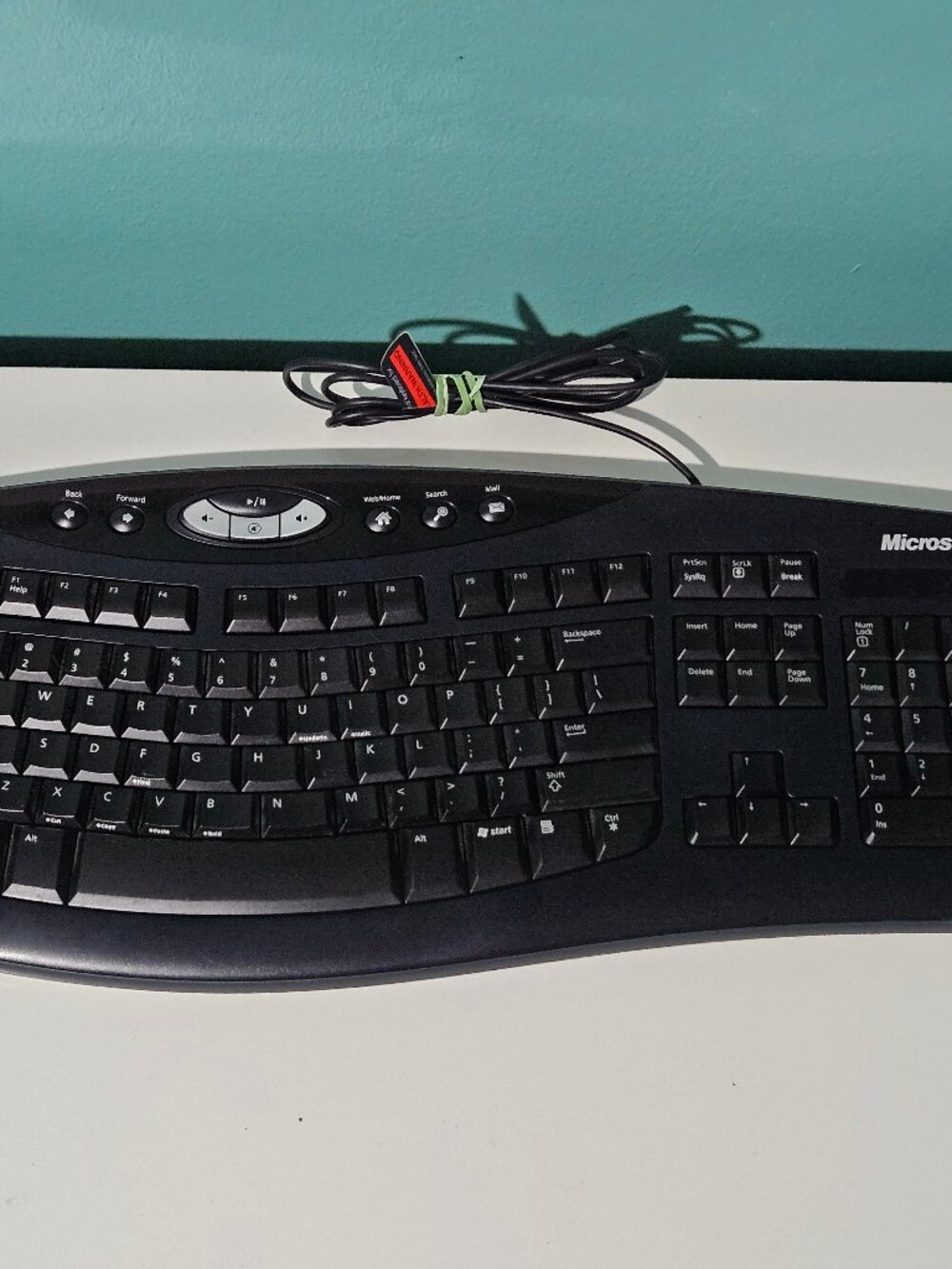 Microsoft Comfort Curve Keyboard 2000 v1.0 Ergonomic USB Wired Keyboard Black
